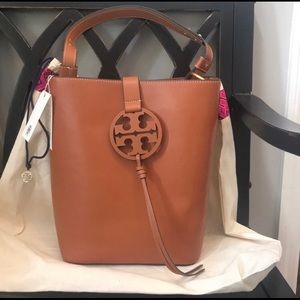 Tory Burch Miller Hobo - Camello - NWT 😍